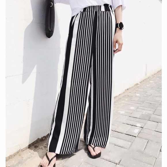 ๐Host Pick YAY ๐ Stripped Pants / A Trend ! - Picture 2 of 4